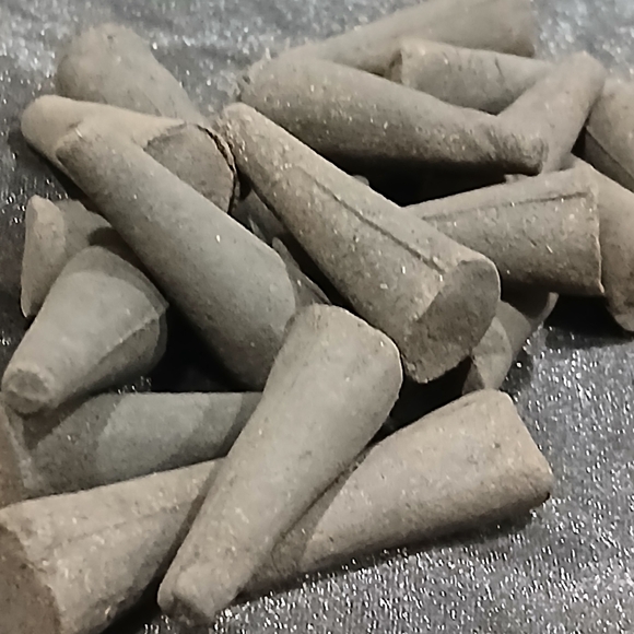 Unscented Charcoal Inscense Cones x50 - Picture 2 of 3